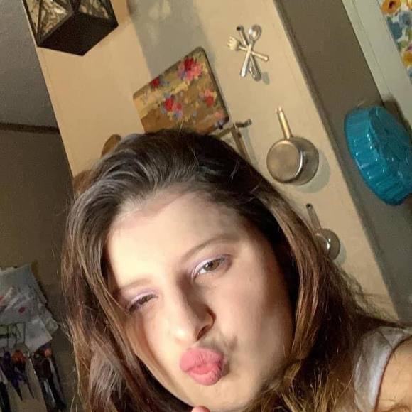 Meet your Posher, Loni - Picture 1 of 1